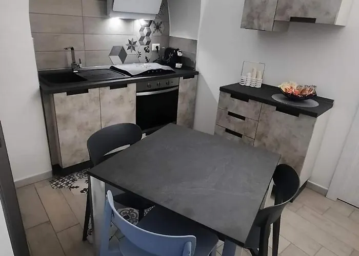 Casa Malu 15 Cin I T 0 7 1 0 3 3 B 4 0 0 0 8 8 3 3 2 * Monte SantʼAngelo